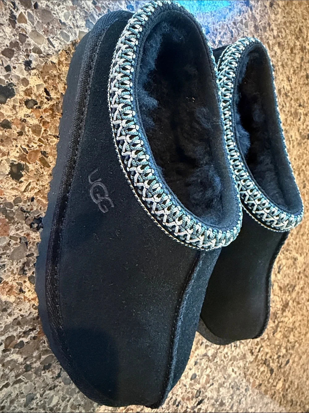 BRAND NEW :UGG Kids Black Tasmin